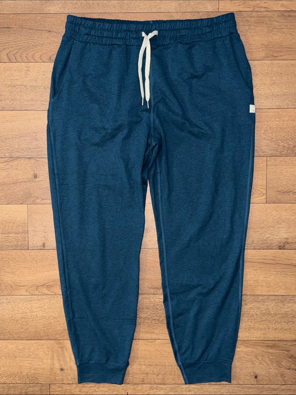Vuori Size Medium Performance Jogger Pant Hot Pilates Yoga Workout Train Cozy M